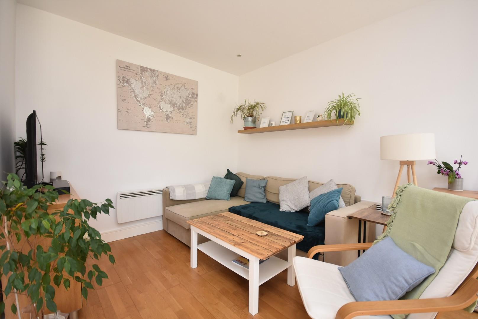 8 Woodlands, Hayes Point, Sully, CF64 5QE